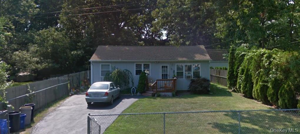 82 Hounslow Road, Brookhaven, NY 11967
