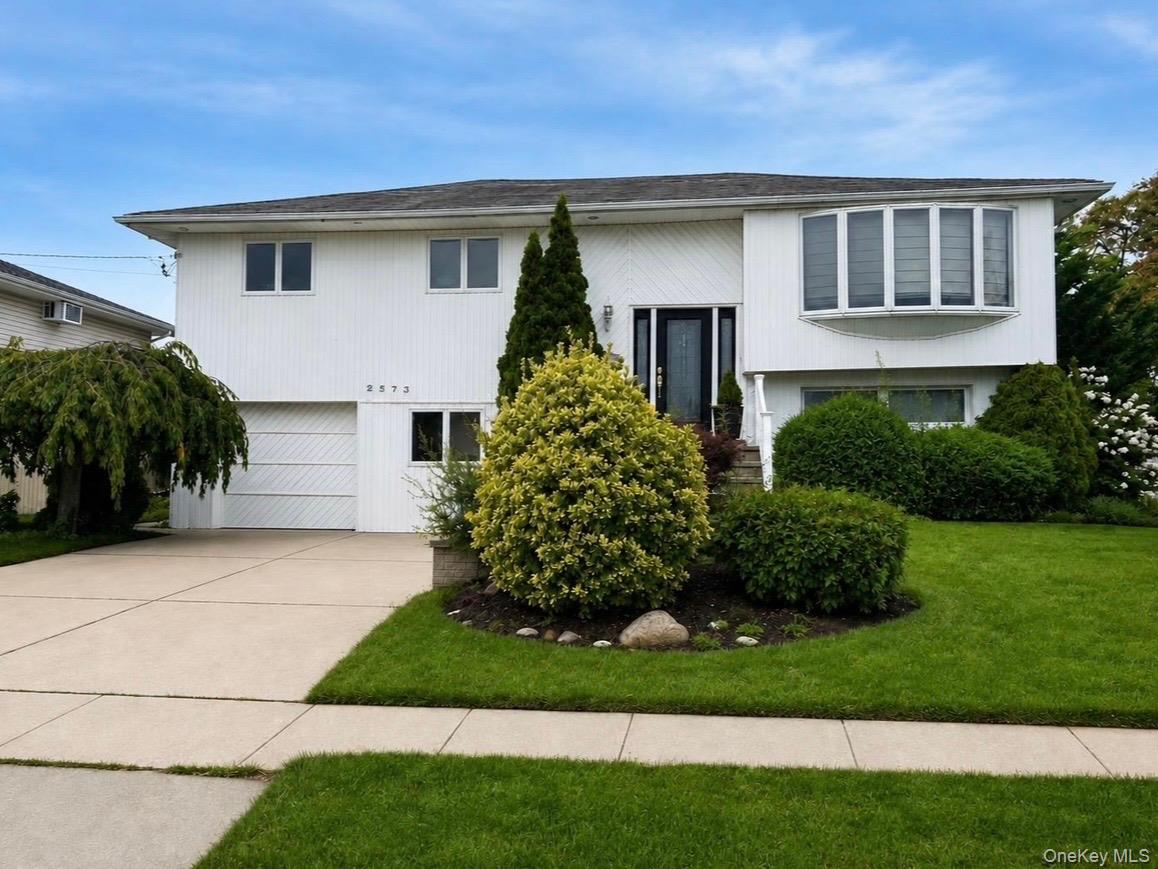 2573 Harvard Lane, Hempstead, NY 11783