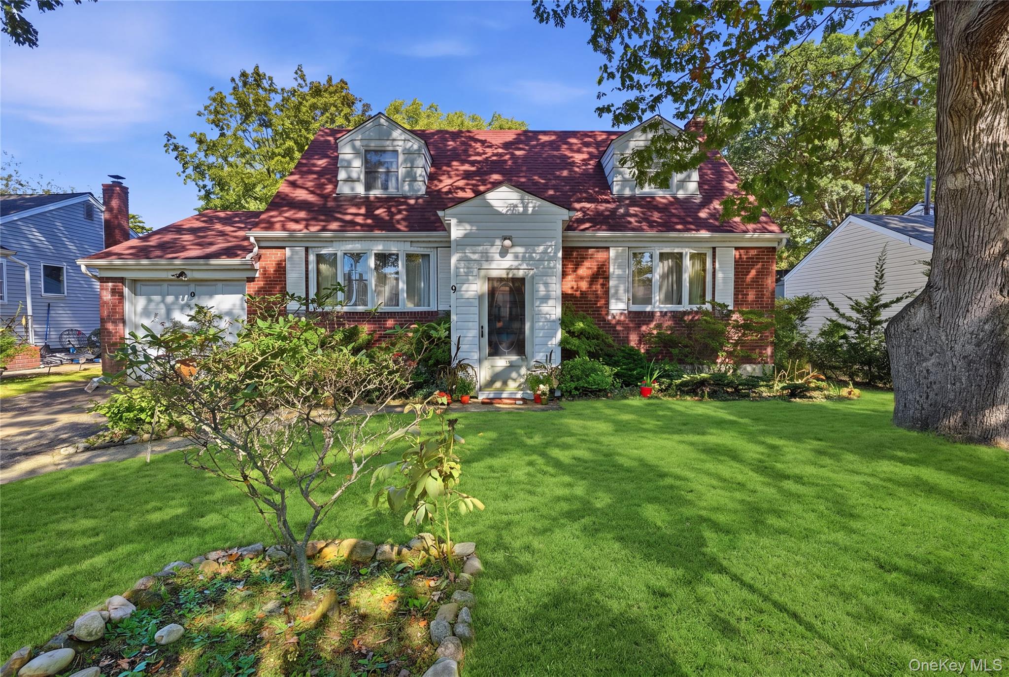 9 Stillwell Street, Huntington, NY 11743